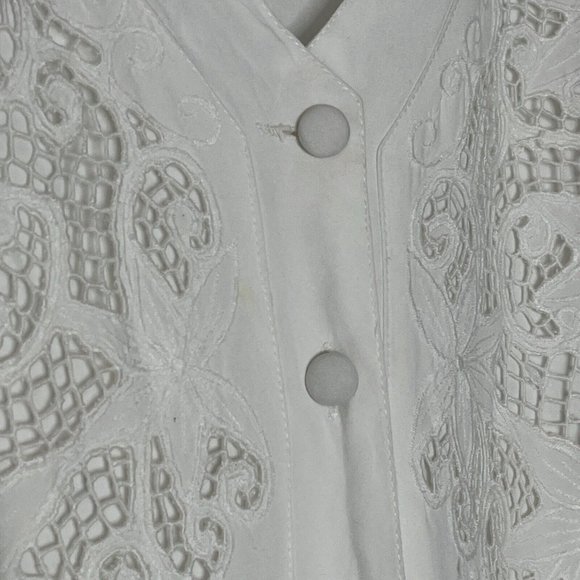 Halsey Collection Dress Womans White Laser Cut Lace No Sleeve V-Neck Buttons - Picture 6 of 12